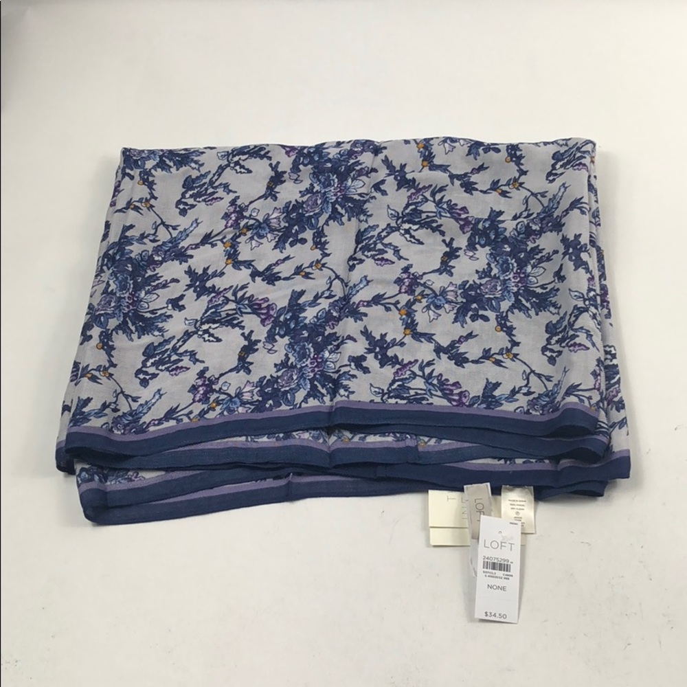 LOFT Infinity Scarf Blue Brand New H94
